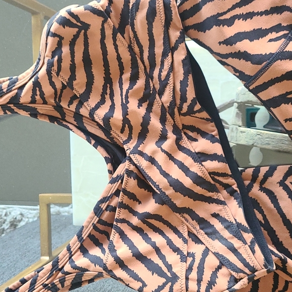 Varley Set - Picture 5 of 8